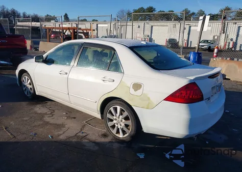 2007 Honda Accord 3.0 Ex z USA, uszkodzony, nr VIN 1HGCM66587A089684